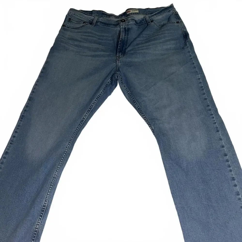 Wrangler Relaxed Bootcut Mens W42 x L30 Classic Light Wash Blue Denim Jeans - Picture 5 of 9